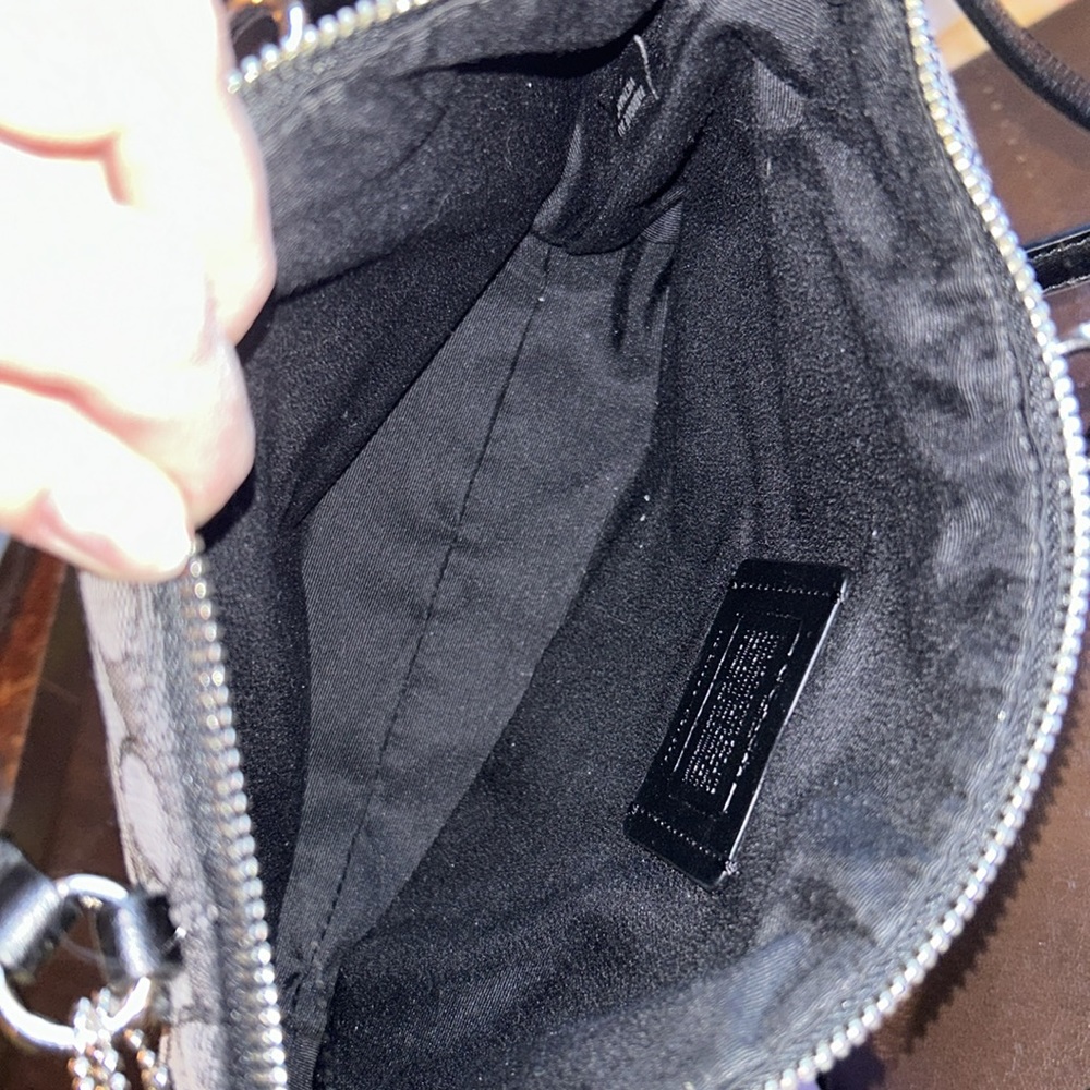 Coach crossbody bag and matching wristlet - Picture 8 of 15